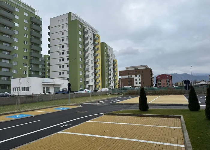 Luxury Glam Coresi Mall Area Апартаменты *